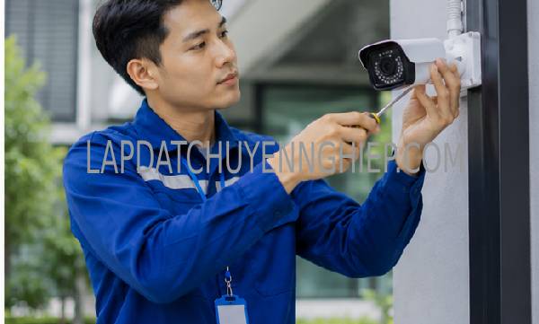 lắp đặt camera nhà bè