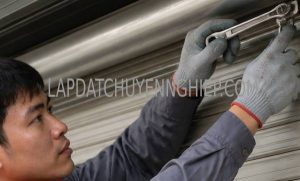 lắp đặt cửa cuốn quận 5 giá rẻ