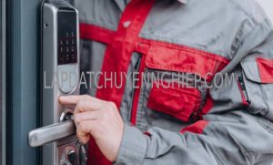 lắp đặt khoá vân tay quận 1 giá rẻ