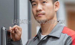 lắp đặt khoá vân tay quận 4