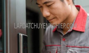 lắp đặt khoá vân tay quận 5