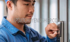 lắp đặt khoá vân tay tphcm giá rẻ