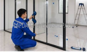 lắp đặt vách cửa kính quận 1